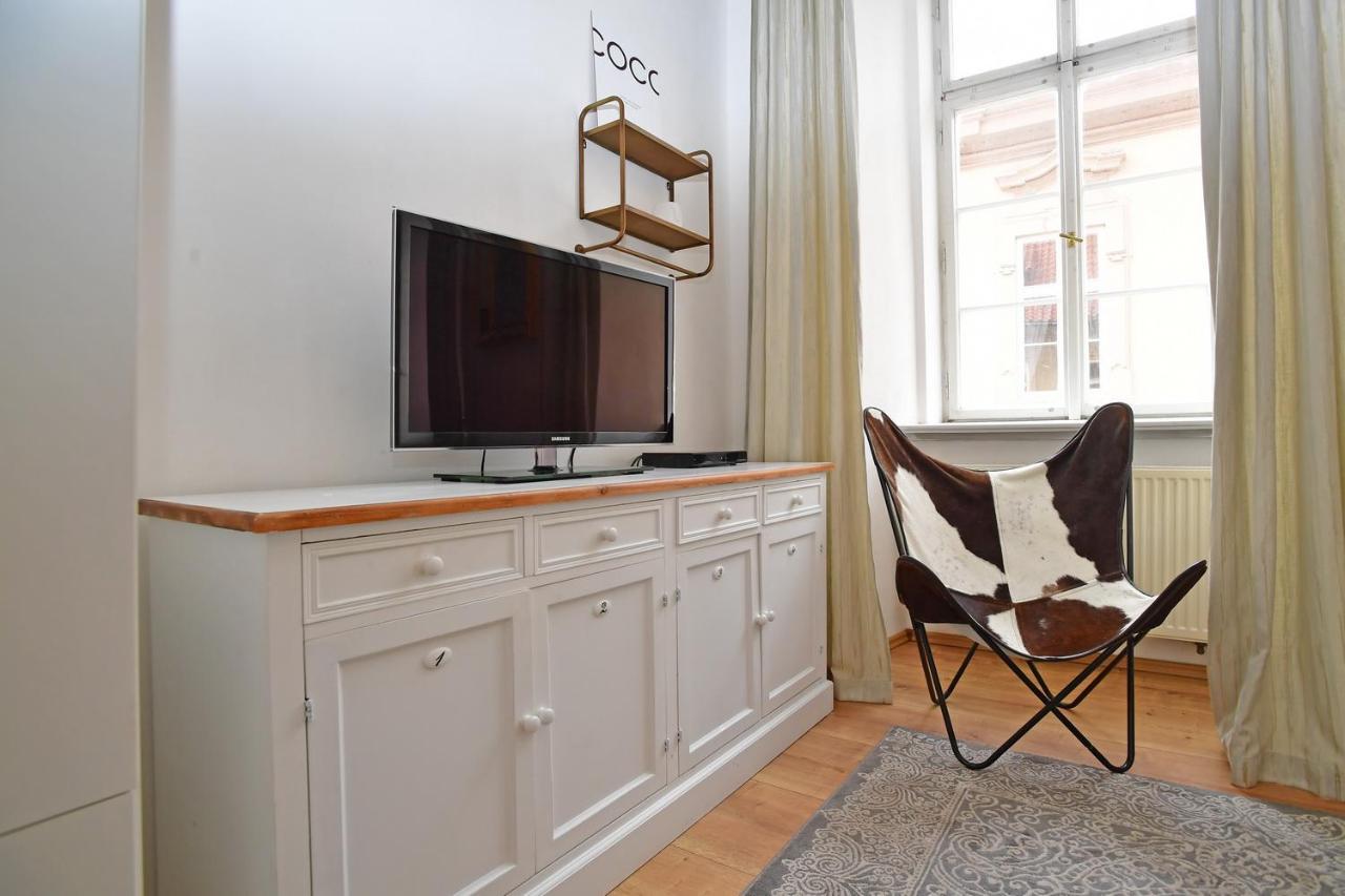 Lovely Little Cosy Apt In Prague Exterior photo