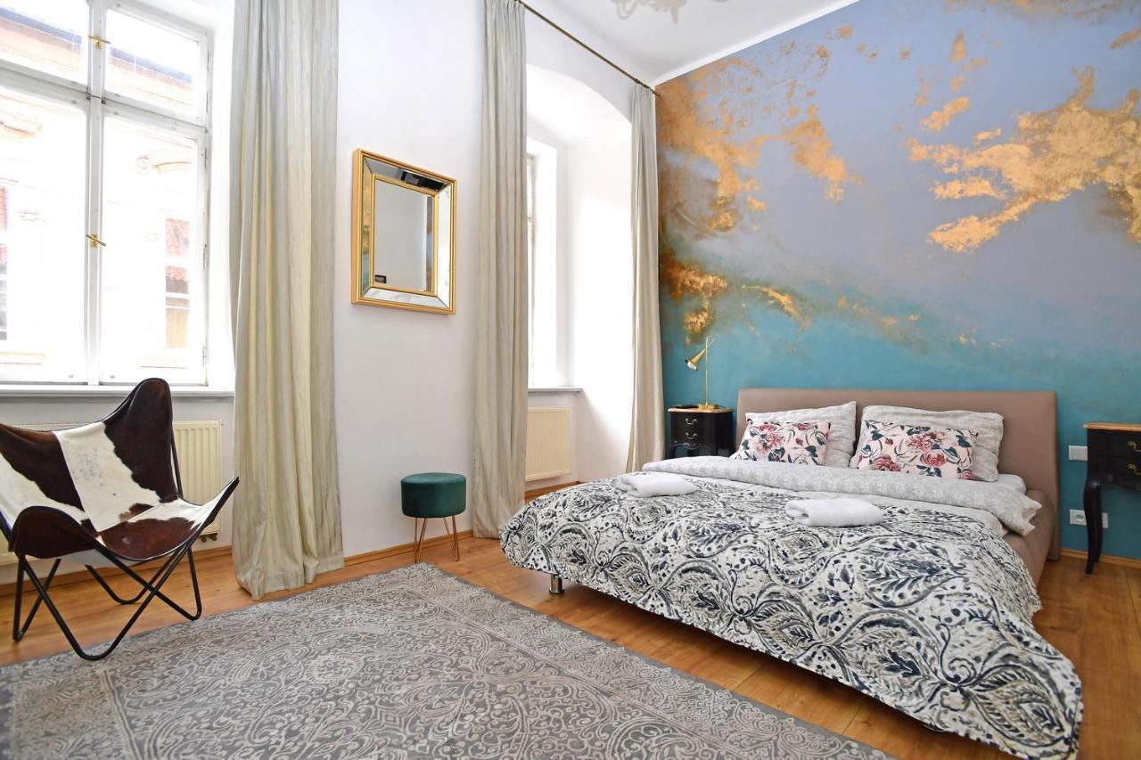 Lovely Little Cosy Apt In Prague Exterior photo