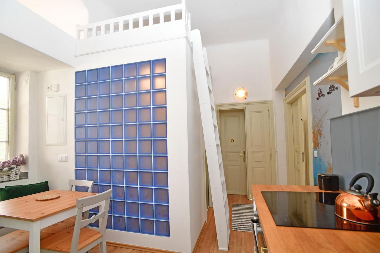 Lovely Little Cosy Apt In Prague Exterior photo